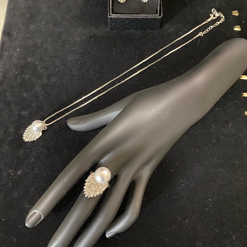 Silver and White Pearl Necklace